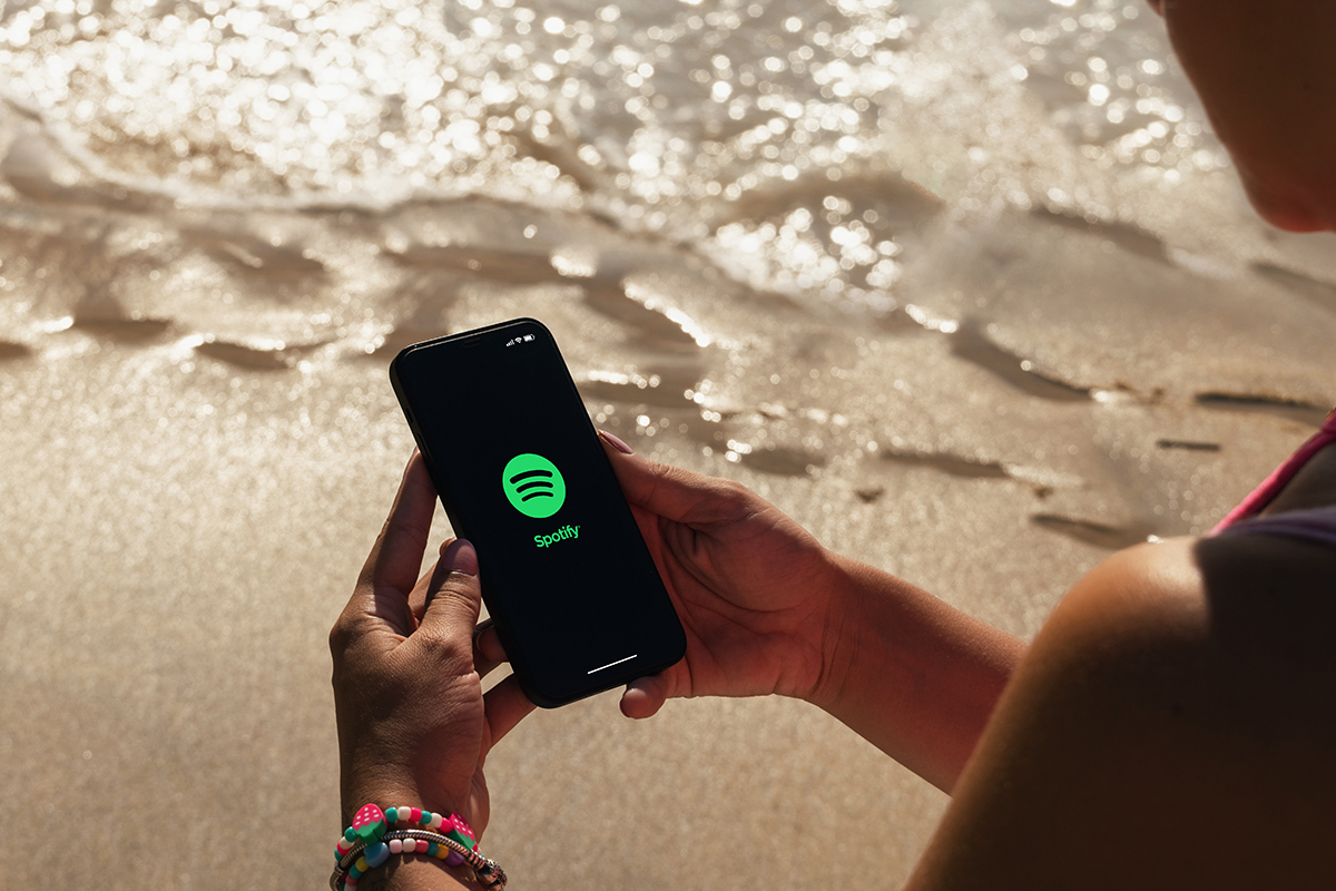 Spotify еще не смогла окупить свои миллиардные инвестиции в подкасты