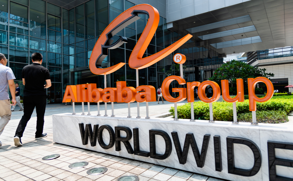 Выручка Alibaba подскочила на 30%. Это не удержало акции от падения