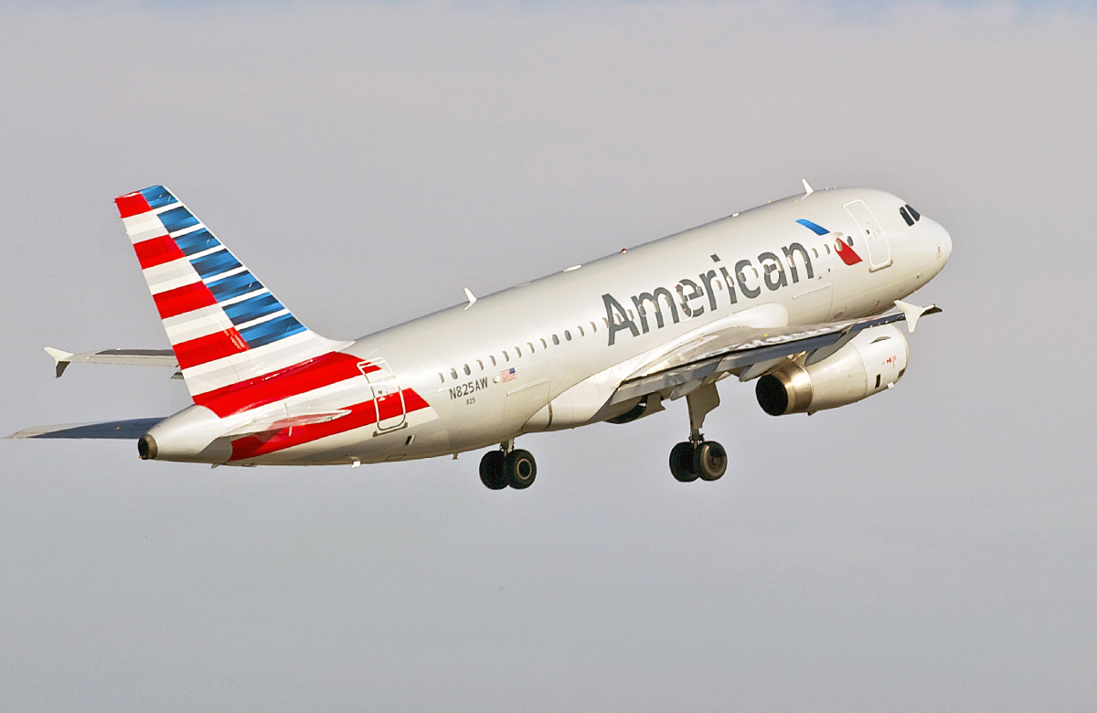 American Airlines отменит до середины июля сотни рейсов в США