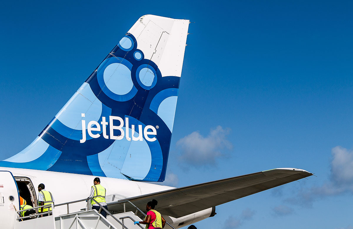 JetBlue сократит график полетов до середины января из-за «омикрона»