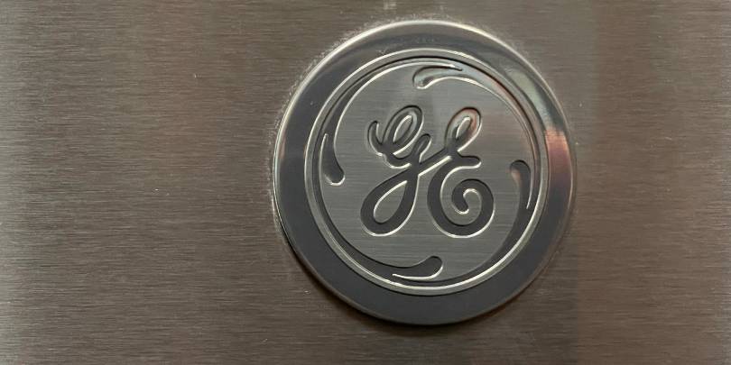 GE снизит размер вознаграждения для генерального директора на $10 млн