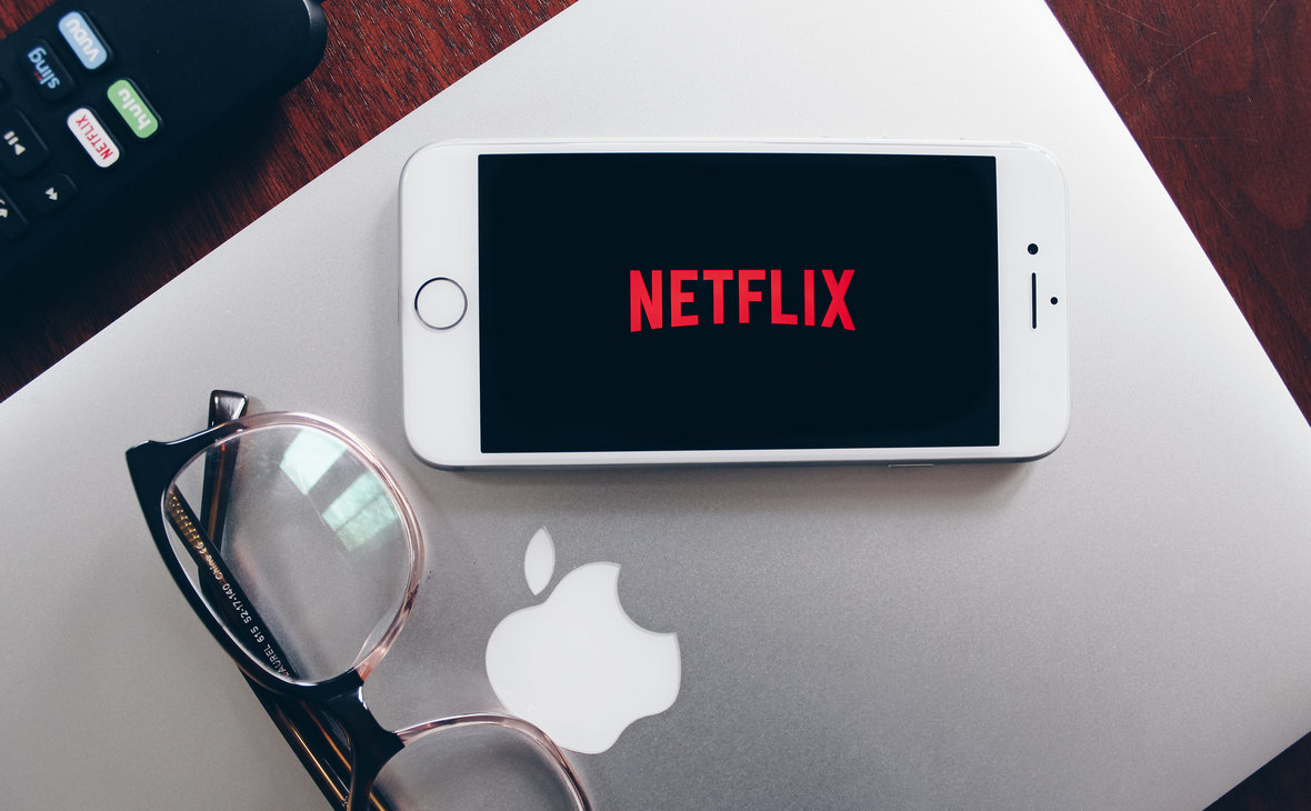 Netflix стал лидером номинаций «Золотого глобуса». Поможет ли это акциям?