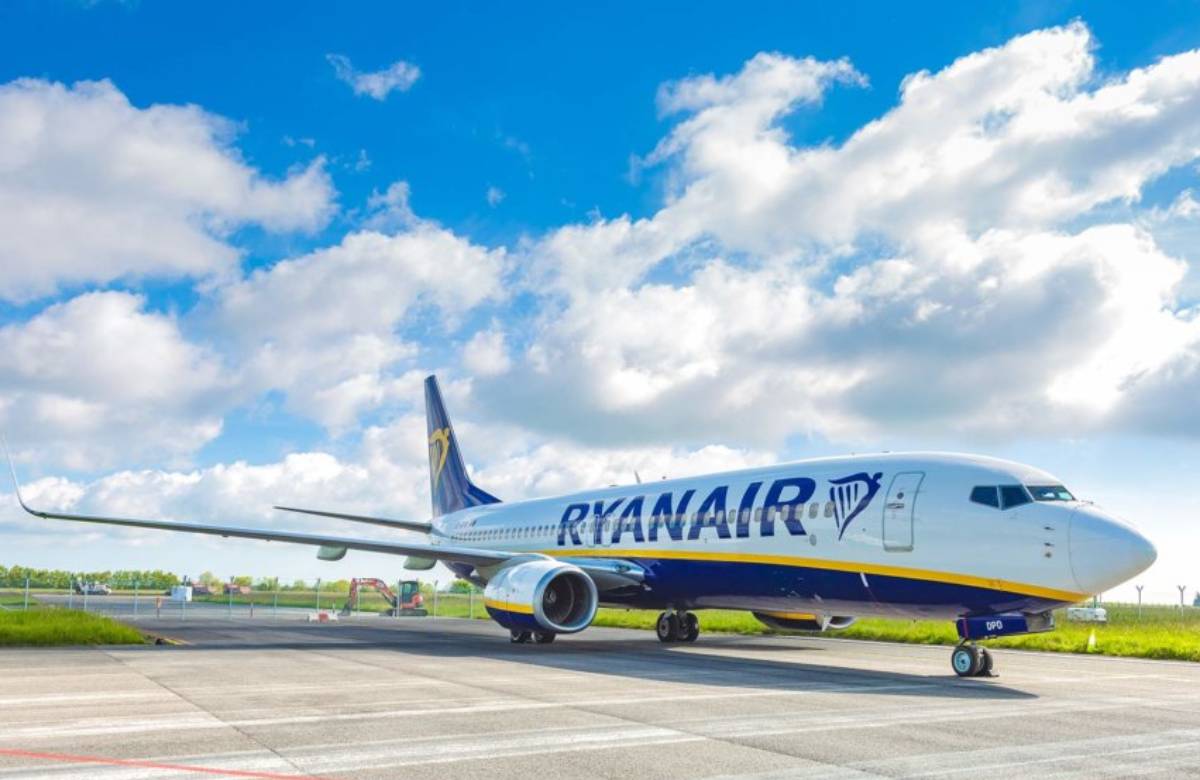 Авиакомпания Ryanair повысила ожидаемый чистый убыток за год до €450 млн