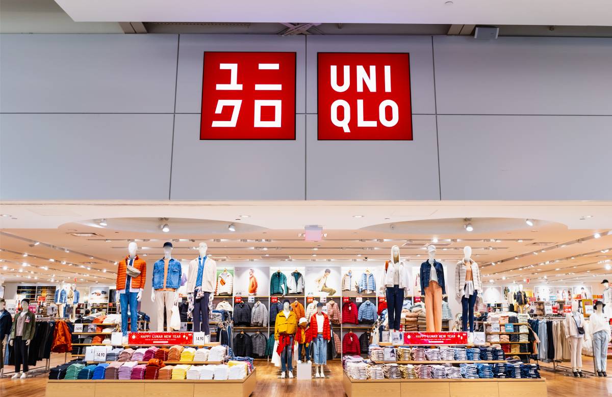 Uniqlo временно приостановит деятельность в России