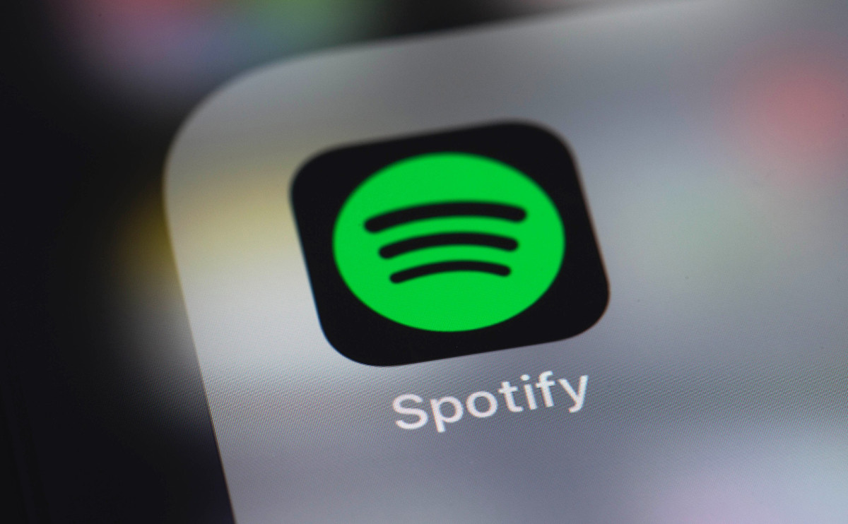 Акции Spotify рухнули на 12% из-за потери 1,5 млн подписчиков в России