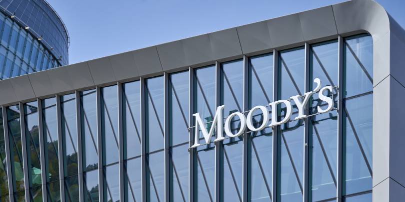 Moody’s приостановит коммерческую деятельность в России