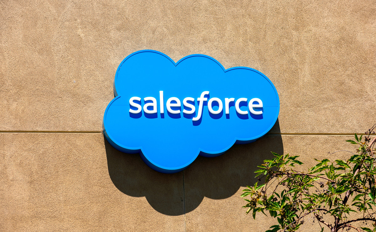 Акции Salesforce взлетели на 7% благодаря росту квартальной выручки