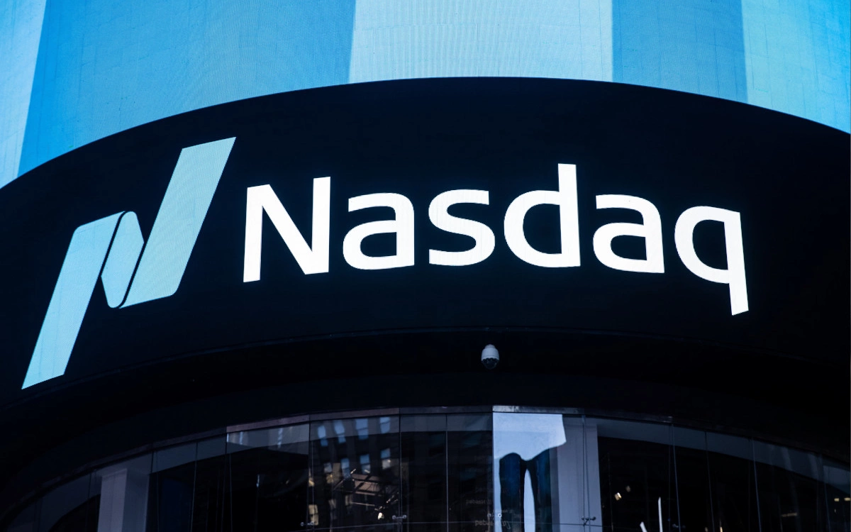 Акции биржи NASDAQ упали на 10% на фоне сокращения количества IPO