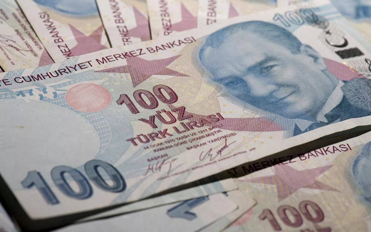 В JPMorgan спрогнозировали обвал курса турецкой лиры на 30%