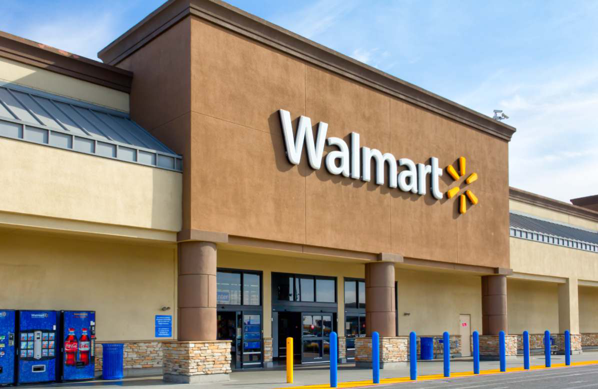 Walmart уволит около 200 сотрудников после снижения прогнозов по прибыли