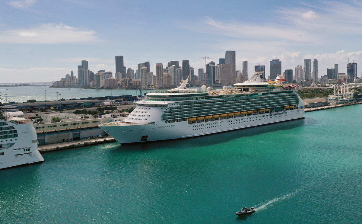 Carnival Cruise возобновит работу судов в январе и феврале 2022 года