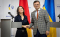 Анналена Бербок и министр иностранных дел Украины Дмитрий Кулеба