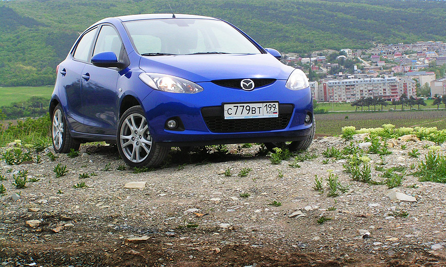 Маленькая Mazda2 – серьезная покупка
