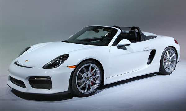 Летний сезон: в Нью-Йорке представили Porsche Boxster Spyder