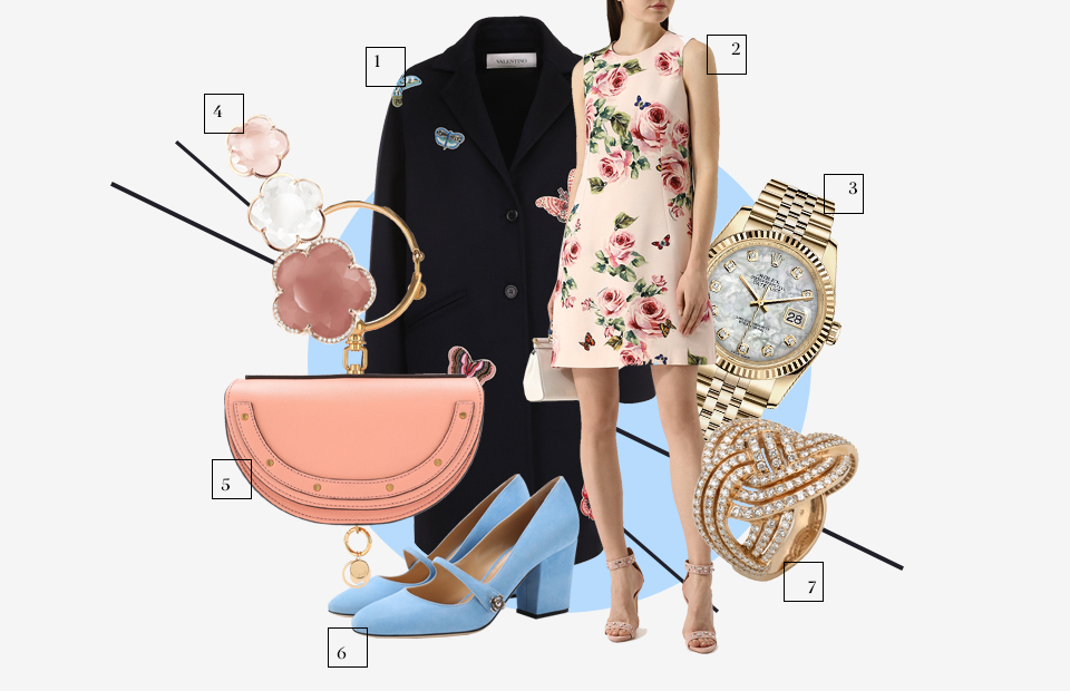 Пальто, Valentino
Платье, Dolce & Gabbana
Часы, Rolex
Серьги, PASQUALE BRUNI
Сумка, Chloé
Туфли, Sergio Rossi
Кольцо, GARRARD