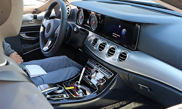 В сети появились первые фотографии салона нового Mercedes-Benz E-Class