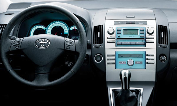 Новые автомобили Toyota, Subaru и Mercedes опасны для здоровья