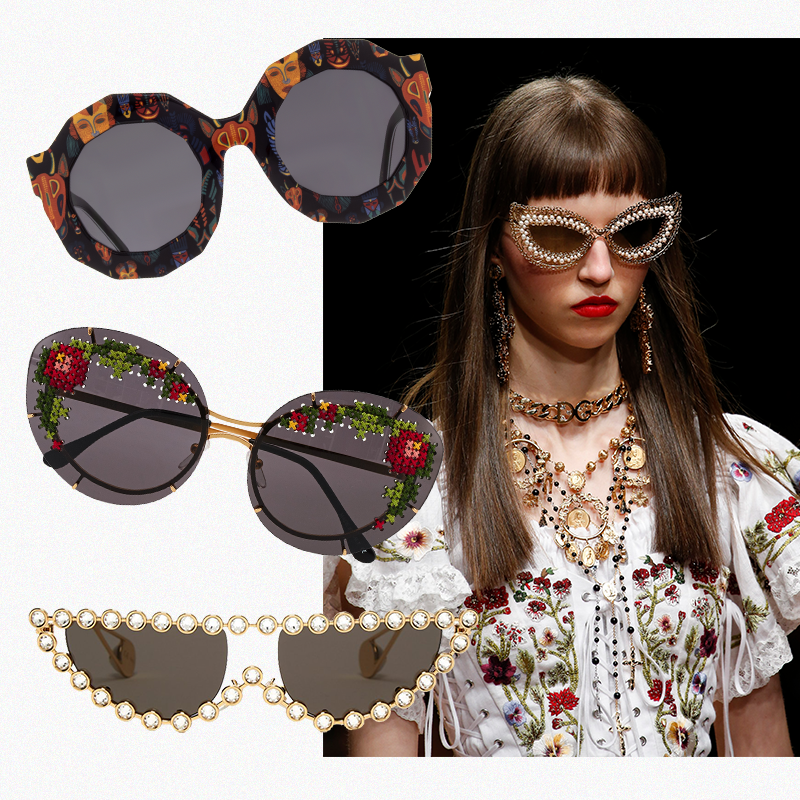 1. Andy Wolf, 32 500 руб.
2. Ulyana Sergeenko (Aizel), 75 000 руб.
3. Gucci, 52 385 руб.
Модель Dolce & Gabbana