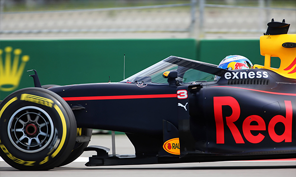 Red Bull испытал в Сочи новую систему защиты Aeroscreen