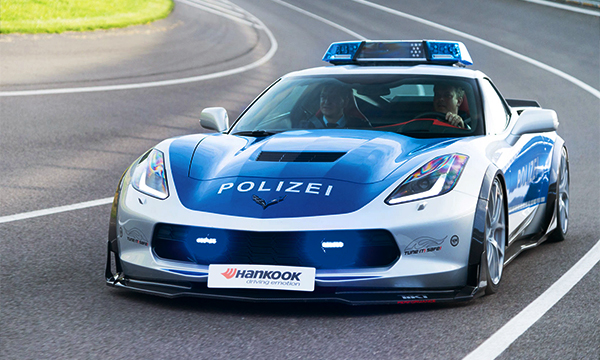 Chevrolet Corvette превратили в полицейский автомобиль