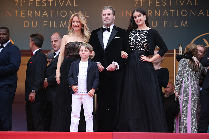 Джон Траволта с семьей на премьере фильма «Кодекс Готти»