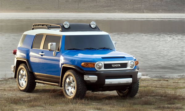 Toyota отзывает внедорожники FJ Cruiser из-за опасности возгорания