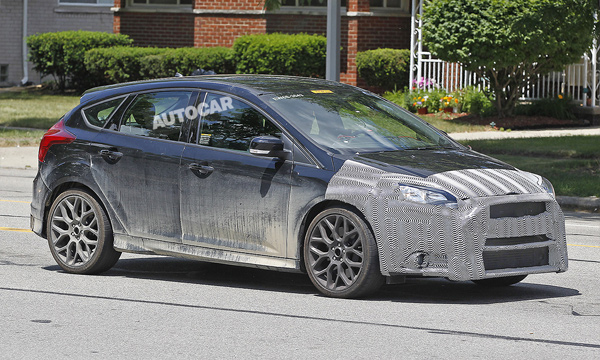 «Заряженный» Ford Focus RS представят в 2016 году