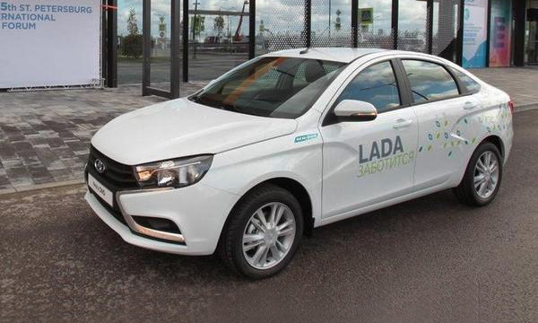 АвтоВАЗ представил двухтопливную Lada Vesta
