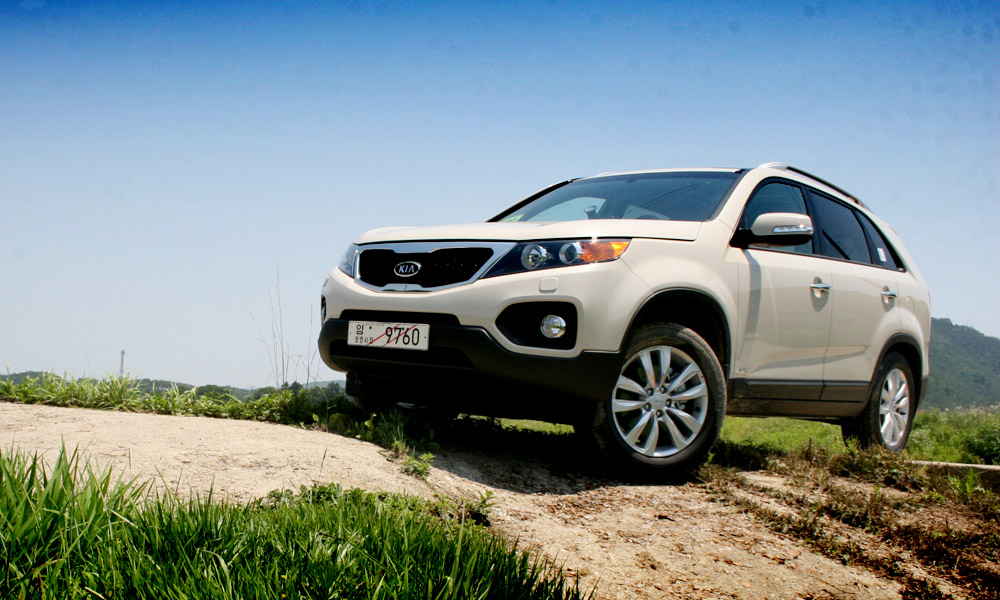 Новый KIA Sorento уходит от погони