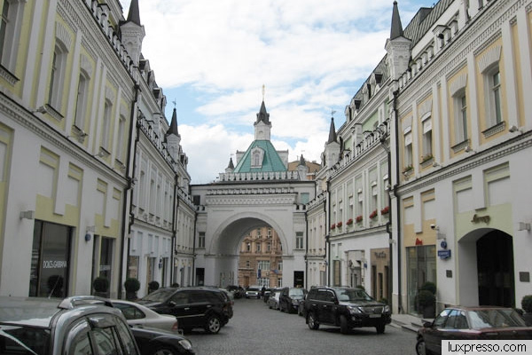 Третьяковский проезд в Москве открыли для автомобилей