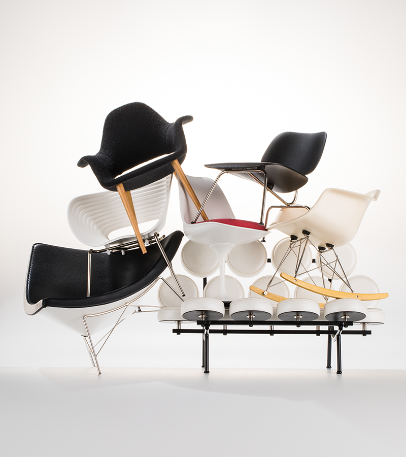 Кресло Organic; стул Plywood Group DCM; кресло-качалка Eames plastic RAR; диван Marshmallow, кресло Coconut; кресло Tom Vac, стул Tulip, все Vitra