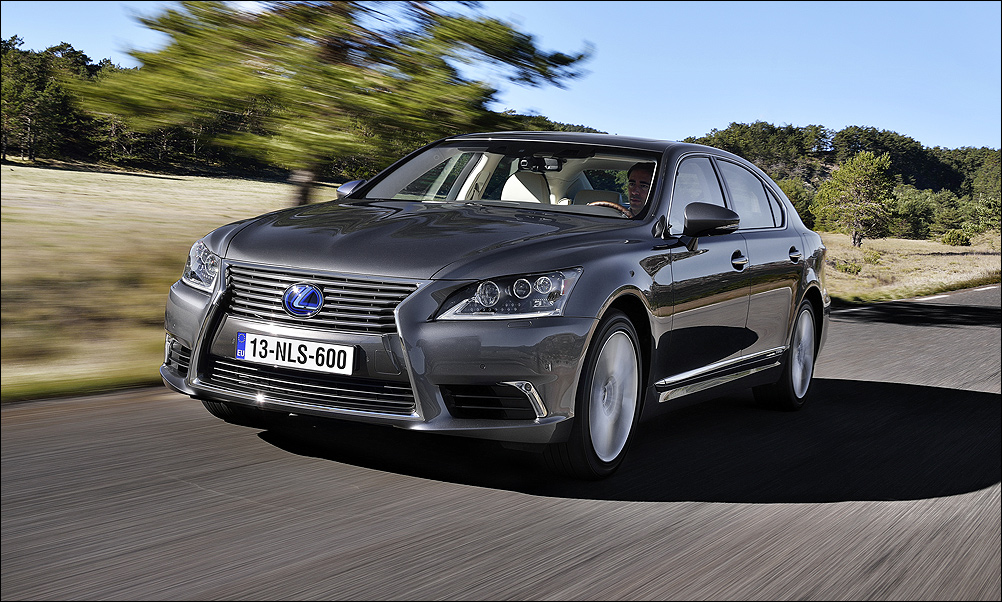 Тише едешь. Тест-драйв обновленного Lexus LS