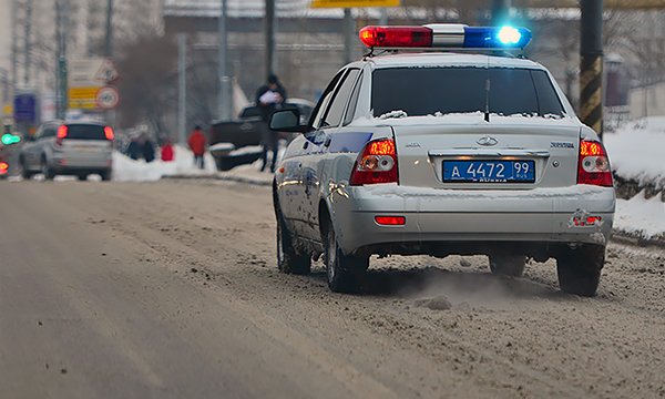 Полицейские задержали участницу гонки на Gelandewagen