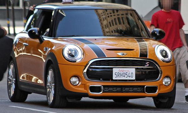 Новый MINI Cooper заметили без камуфляжа