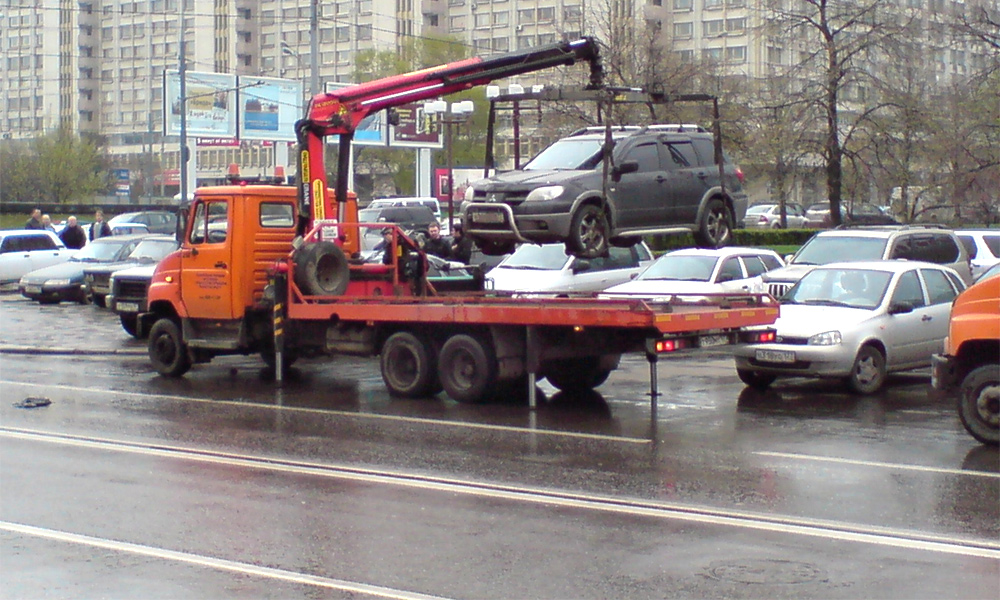 Как уберечь автомобиль от эвакуатора