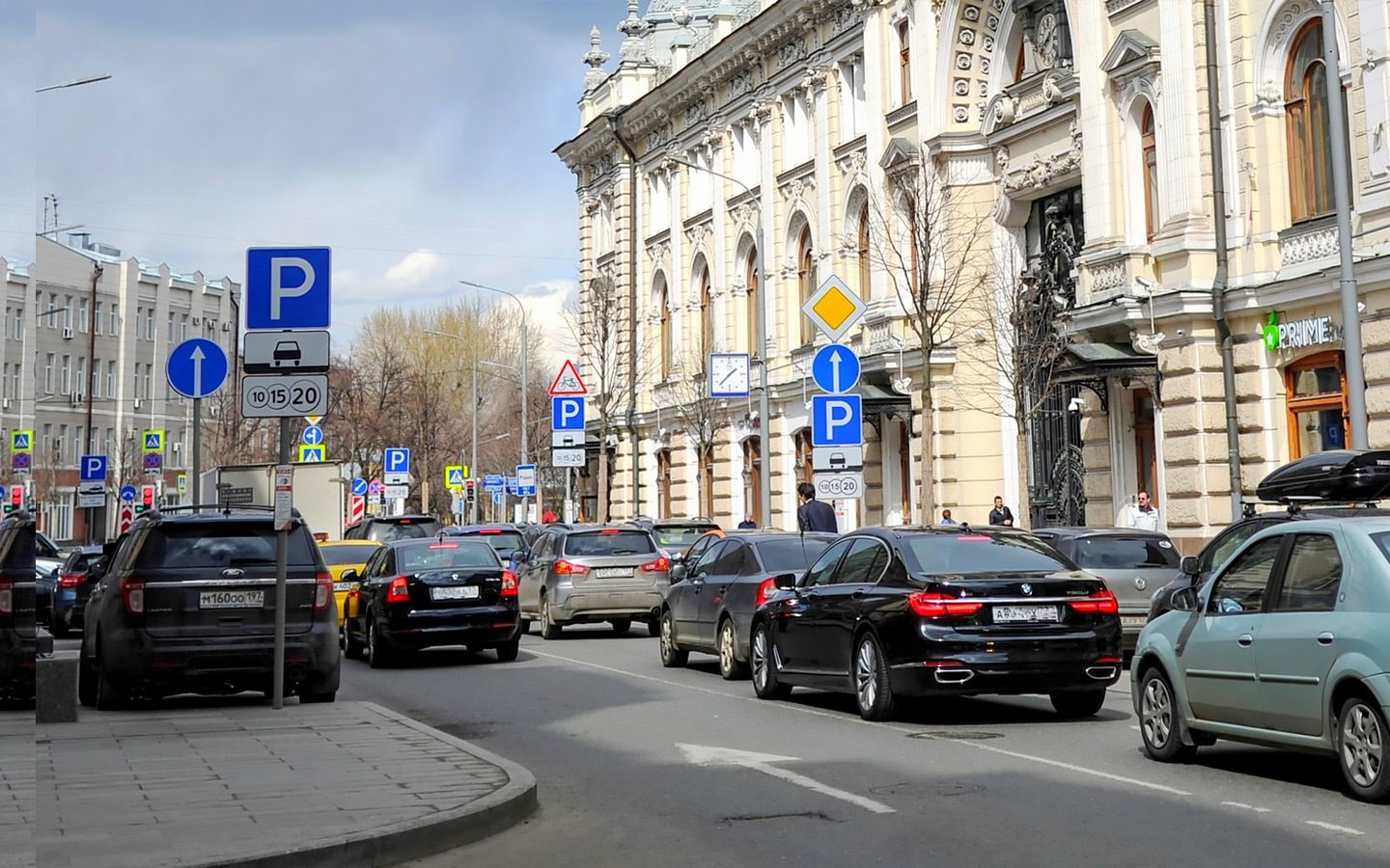 на сколько можно остановиться на платной парковке без оплаты в москве