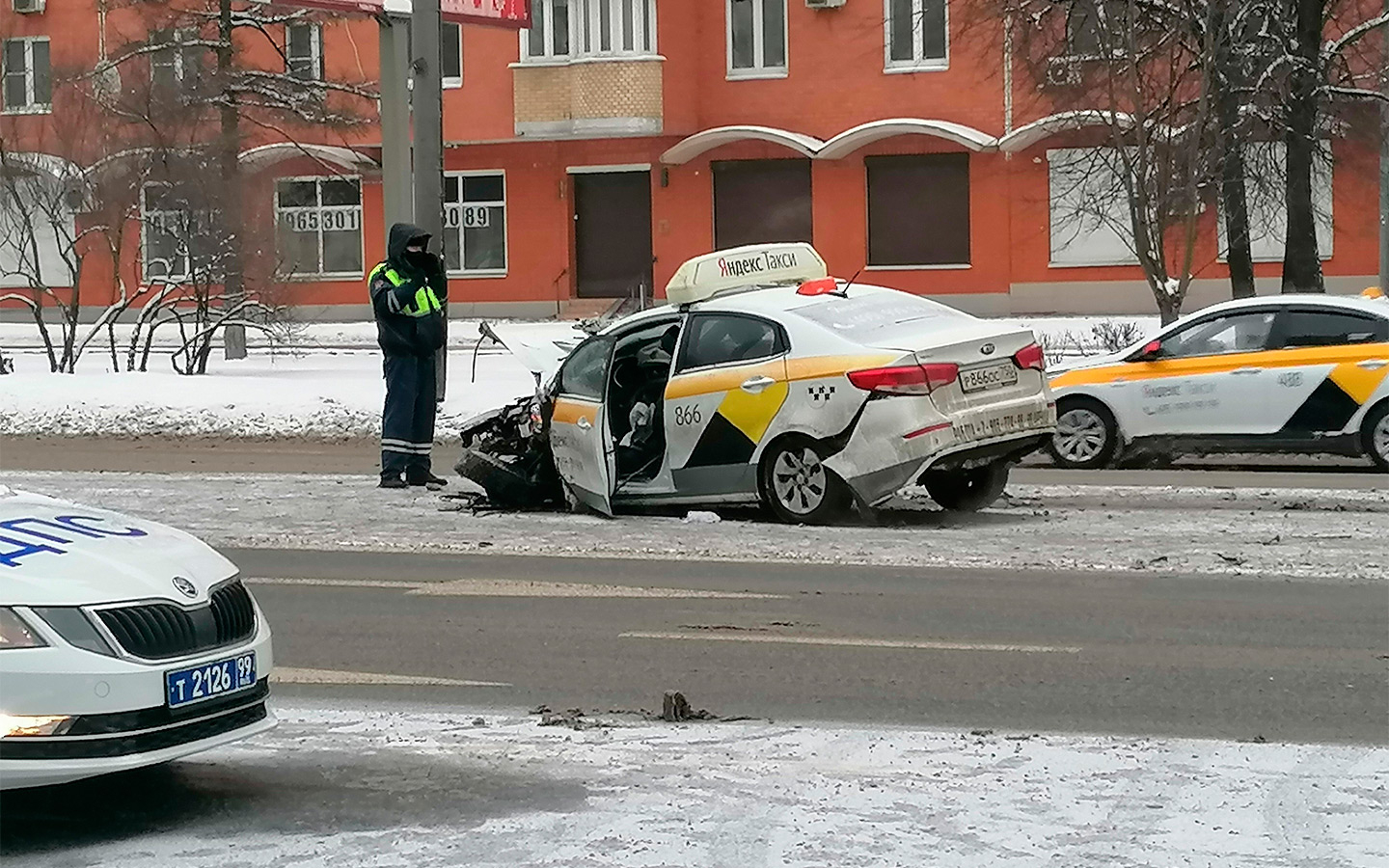 Авария такси в москве