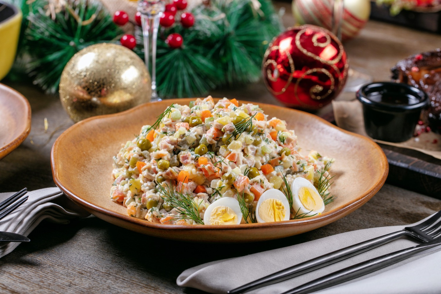 Оливье с раковыми шейками