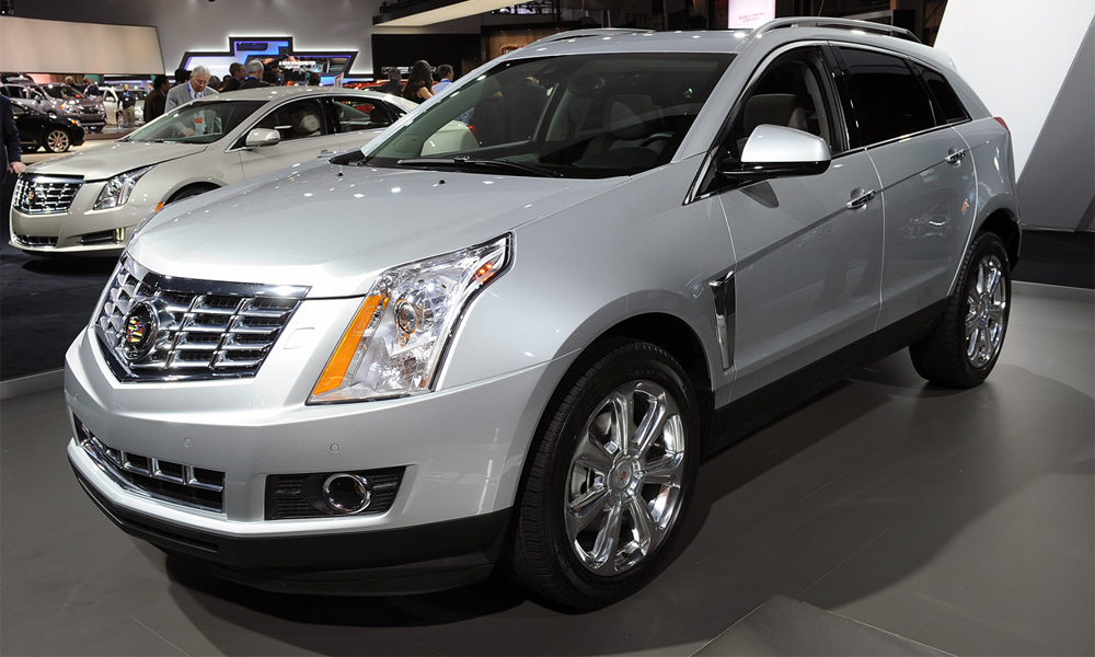 Cadillac SRX: теперь с новым «лицом»