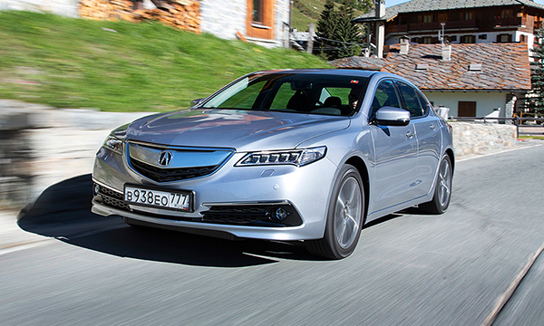 Acura приостановила поставки автомобилей в Россию