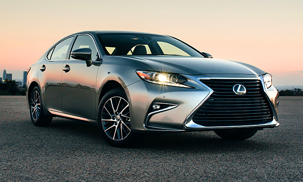 Lexus назвал цены на обновленный ES