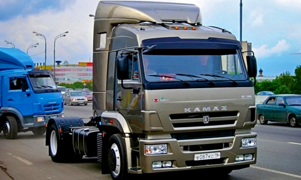 КамАЗ выпустит тягач с кабиной от Mercedes-Benz