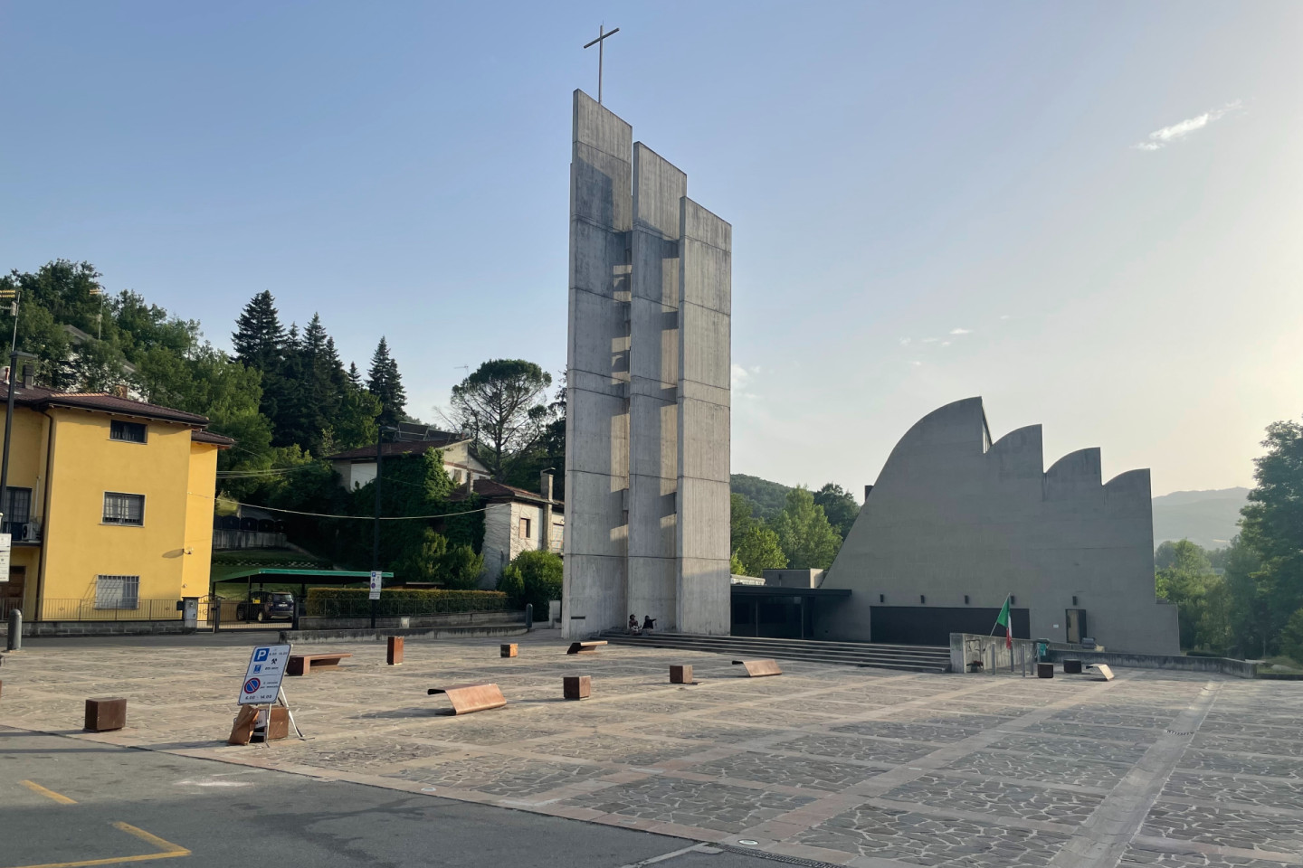 Церковь Вознесения Девы Марии по проекту Алвара Аалто в Риоле (Болонья, Италия)