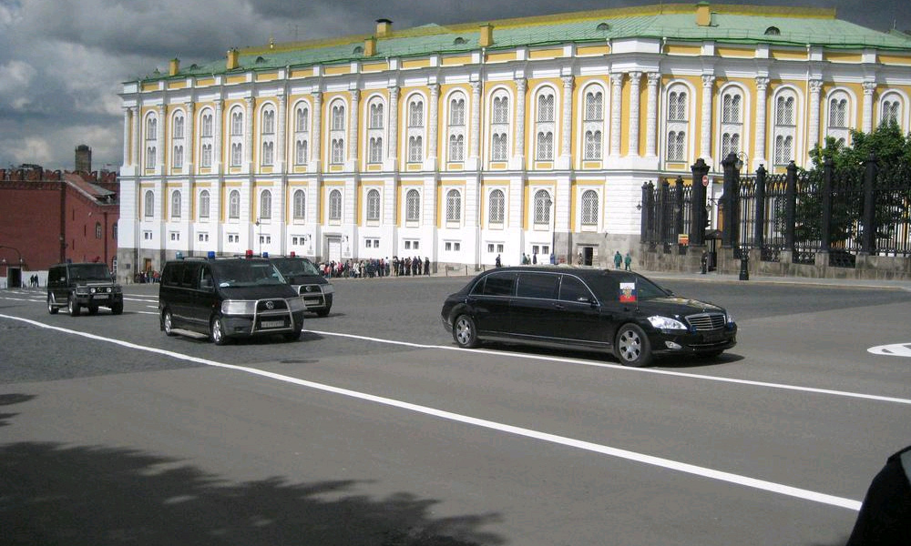 На чем будут ездить Медведев и Путин