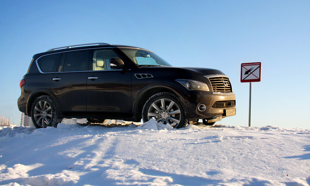 Внедорожник для Садового. Тест-драйв Infiniti QX56