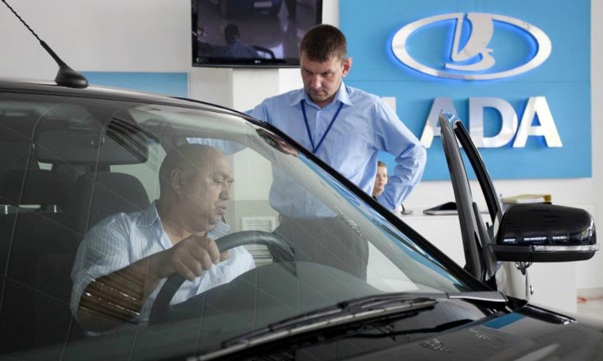 «АвтоВАЗ» продает машины через интернет со скидками