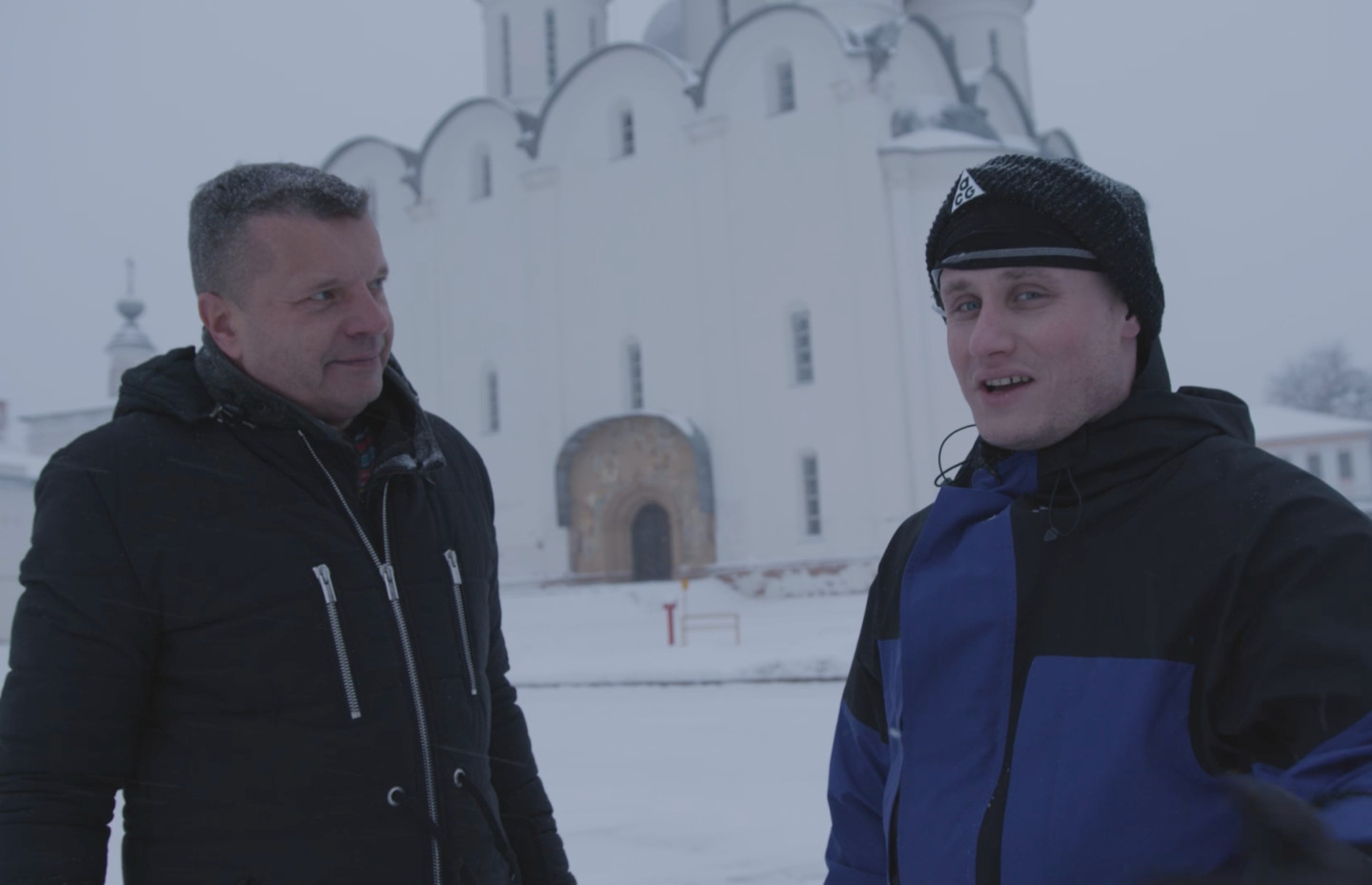 Кукушкин и Парфенов запустили «Помощь» в Вологде. Смотрим фильм о проекте |  РБК Стиль