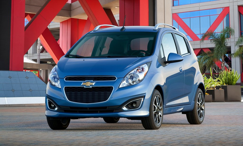 Chevrolet Spark воткнут в розетку