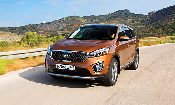 Kia назвала российские цены на новый Sorento