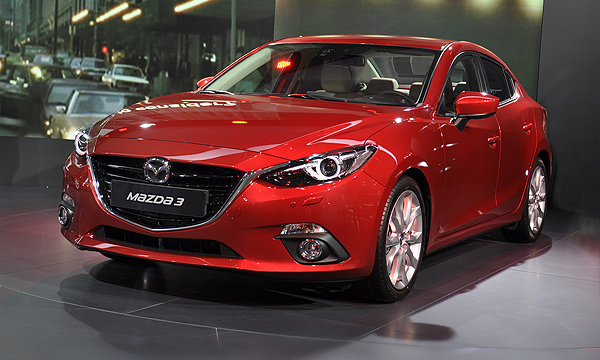 Mazda объявила российские цены на новую «тройку»